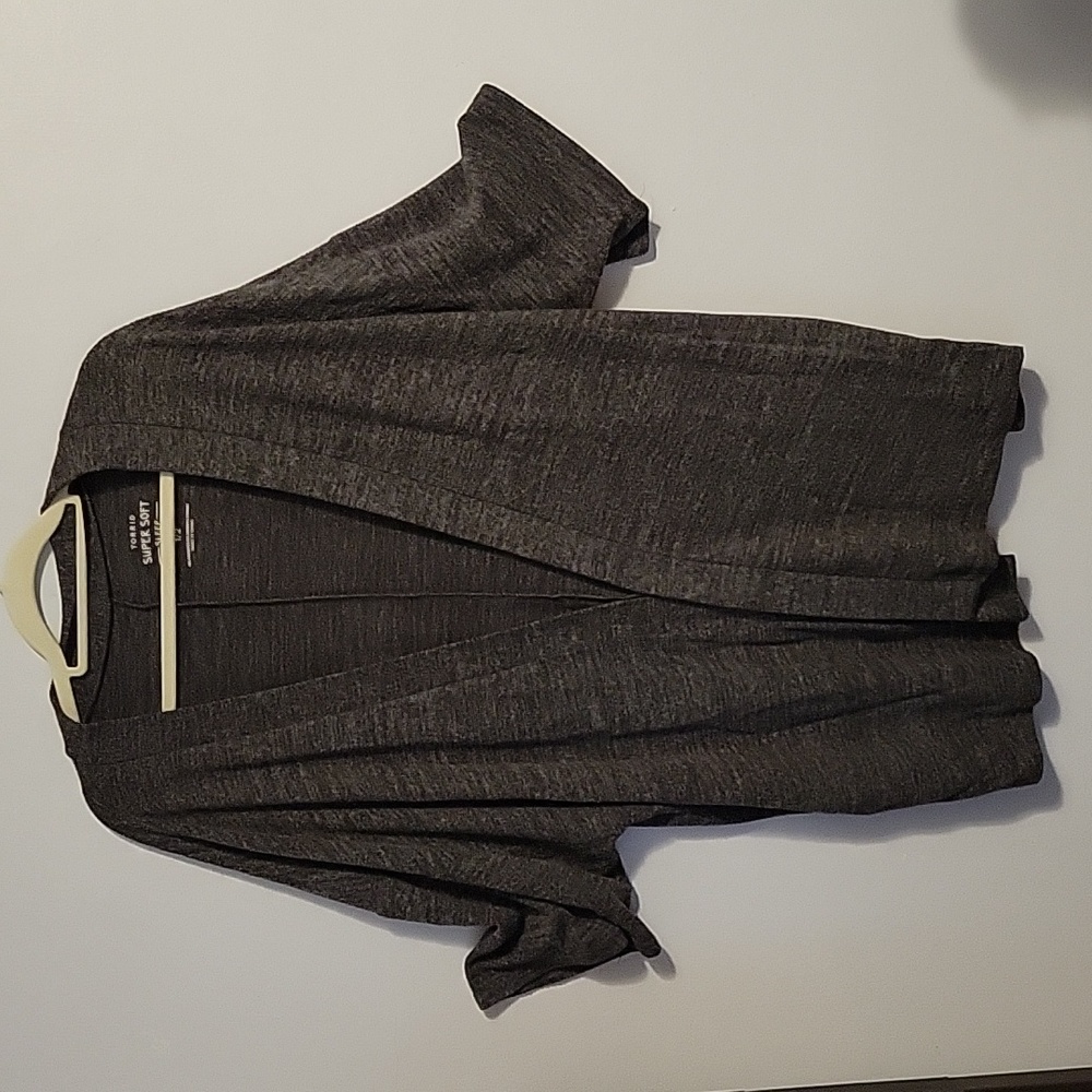 Torrid Short Sleeve Cardigan Size 1/2